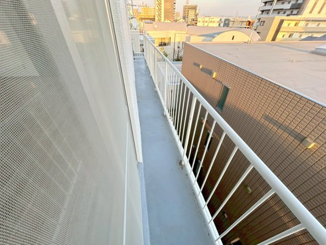 谷田十三マンションのバルコニー