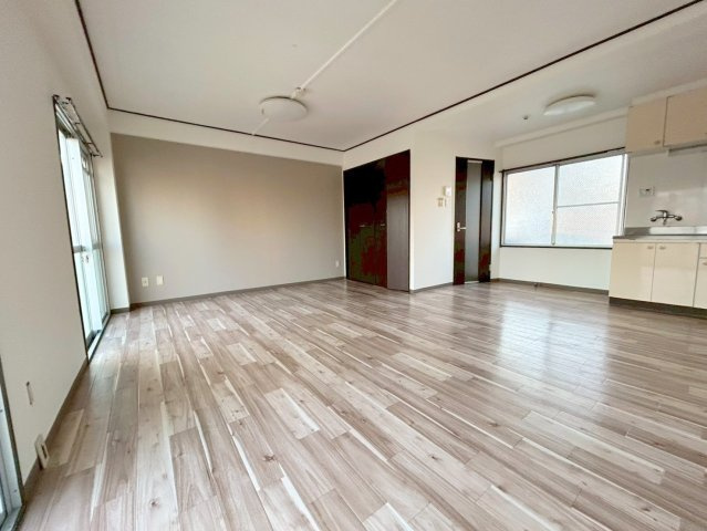 谷田十三マンションの居間・リビング