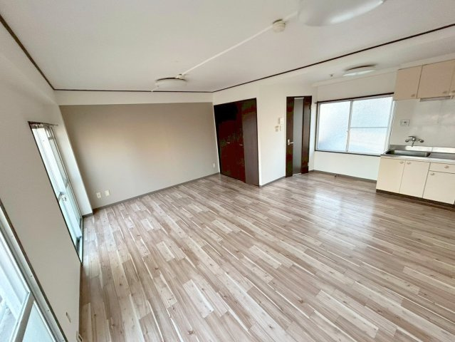 谷田十三マンションの居間・リビング