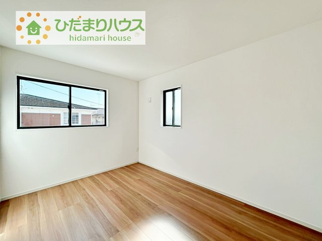 【洋室】 | 土浦市摩利山新田1期　新築戸建　1号棟 | 机にベットを置けば子供部屋の完成です！