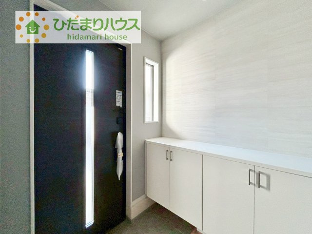 【玄関】 | 土浦市摩利山新田1期　新築戸建　1号棟 | 丁度良い靴箱のサイズ♪これだけあれば家族全員の靴がしまえてスッキリ(^O^)