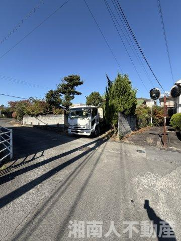 小田原市堀之内　売地の前面道路含む現地写真|前面道路含む現地写真です