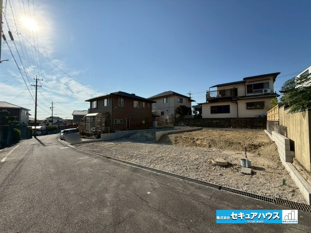 【同施工物件ご案内可能】知多市南粕谷2丁目　全2棟の前面道路含む現地写真|事前予約にて現地ご見学いただけます！お気軽にお問い合わせください♪
■株式会社　セキュアハウス■
住宅ローンに強く、知識、経験豊富なスタッフ在籍
お客様に寄り添い、ご成約後もサポート致します