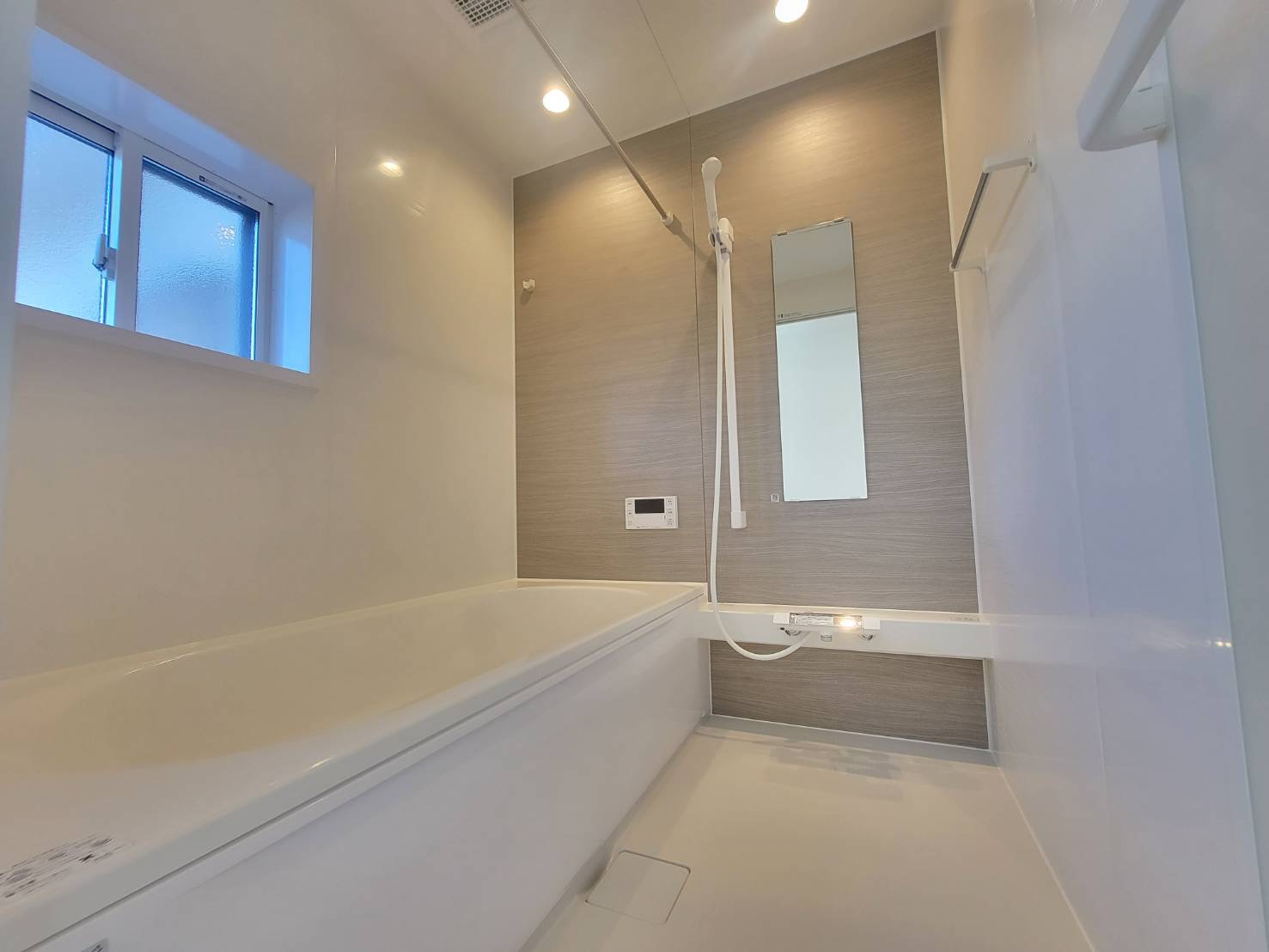 【クライン】宇都宮市宮原 第1期の浴室|○浴室○
家族みんなの使いやすさとリラクゼーションを追求した体も心も安らぐバスルーム♪
浴室換気乾燥暖房付きです。														
※2025年11月撮影