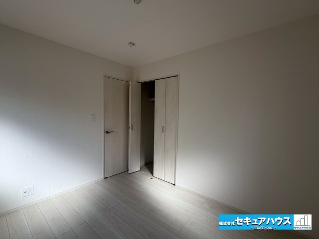 【今からご案内可能】知多市南粕谷2丁目　全2棟の洋室|【洋室】
◆お子様のお部屋や主寝室、来客時の宿泊室、趣味のお部屋としてもご利用いただけます♪