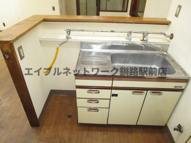 住友燃料店ビルのキッチン