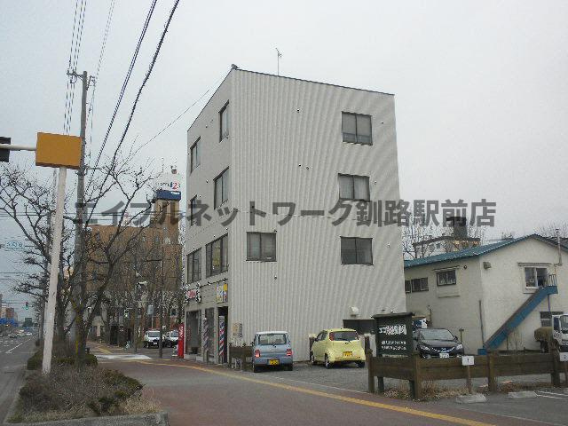 住友燃料店ビルの外観