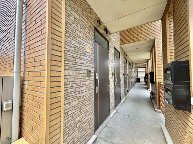 メゾン・サンベリーナのエントランス