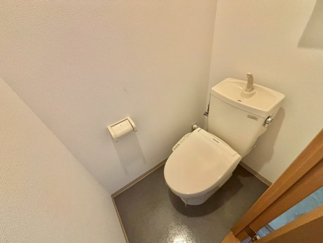 メゾン・サンベリーナのトイレ