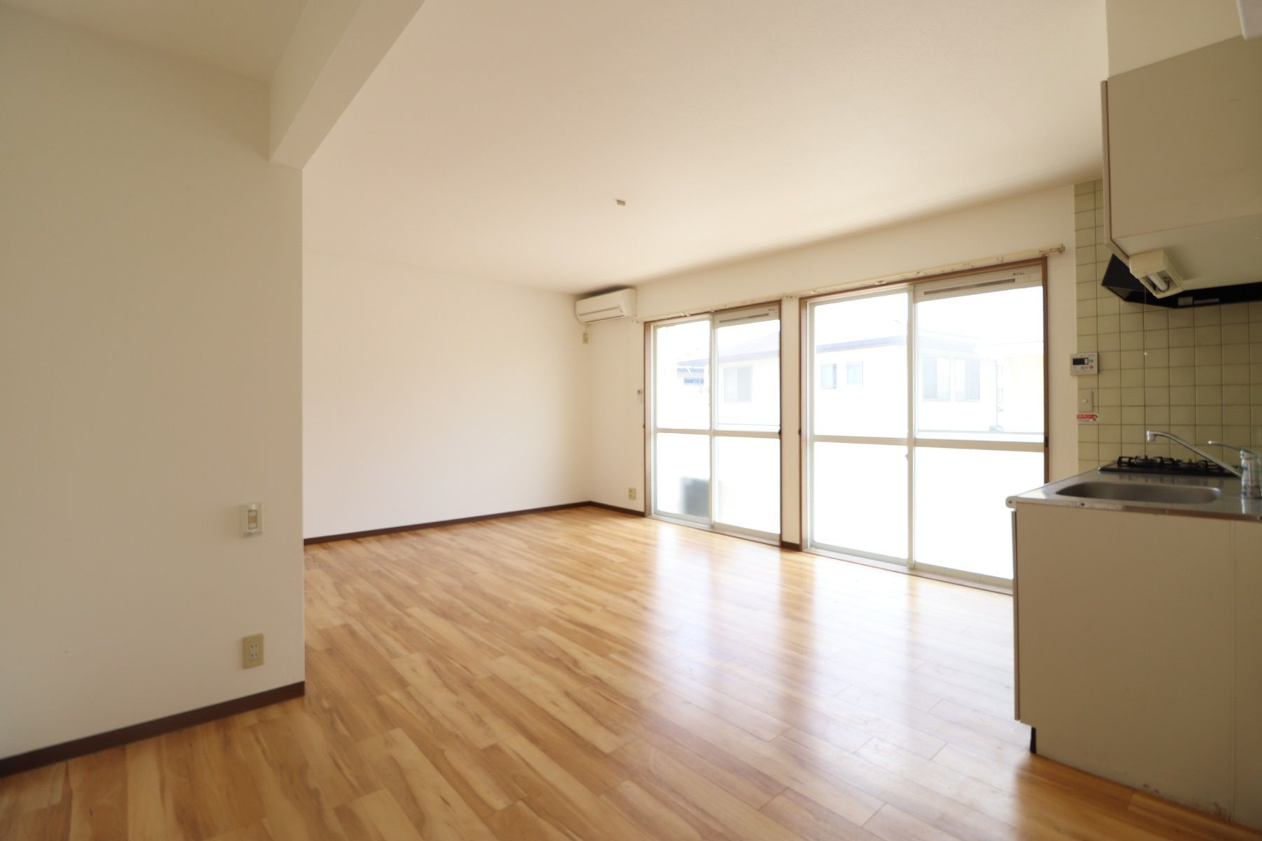 プロヴァンスⅡ【キャンペーン対象物件】の居間・リビング