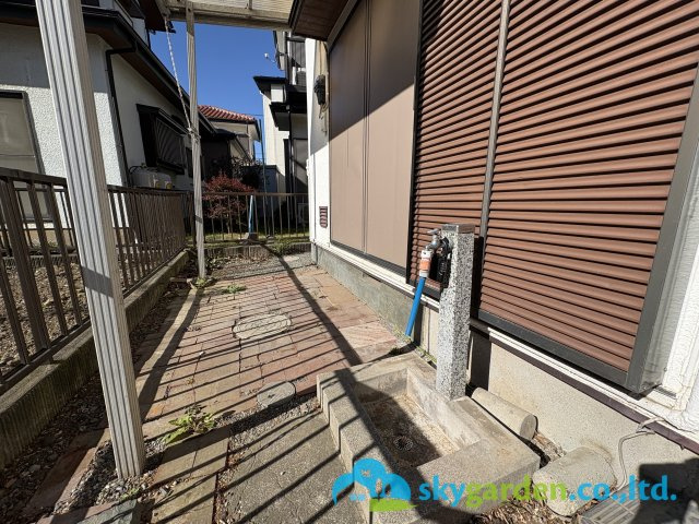 茅ヶ崎市萩園 中古一戸建の庭|庭・立水栓
