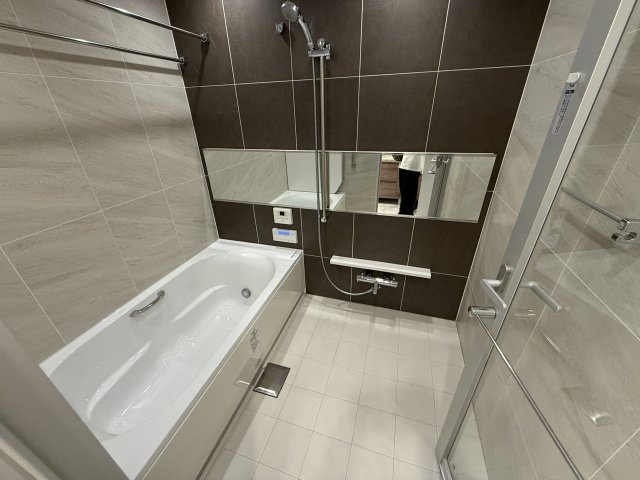 グランドヒルズ南青山の浴室|１坪あるゆったりとした浴室