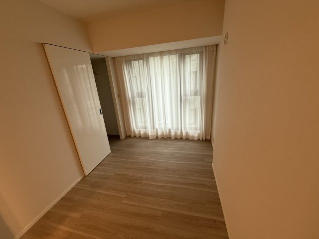 グランドヒルズ南青山の洋室|5.5帖の洋室