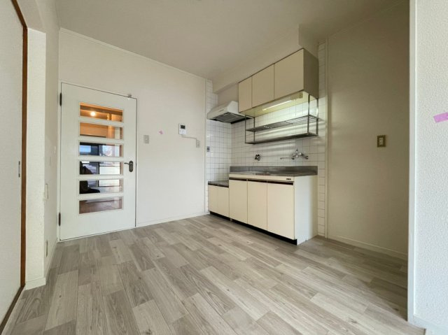 シャトー押部の居間・リビング