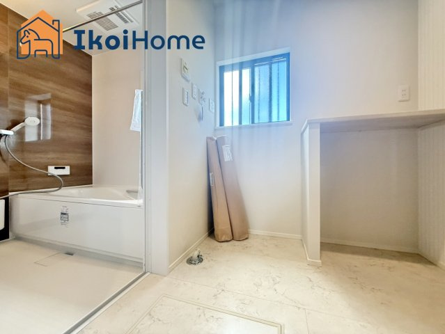 明石市太寺天王町　4号棟　新築戸建の浴室|◆同社施工例◆年中無休：当日予約可●浴槽は広く足を伸ばして入ることができます。