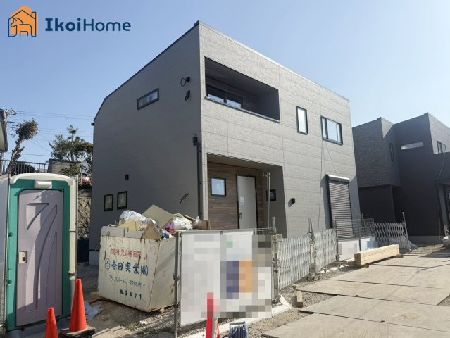 明石市太寺天王町　4号棟　新築戸建のエントランス|●年中無休：当日予約可●明石駅徒歩18分！自転車6分で通勤通学に便利な立地です！