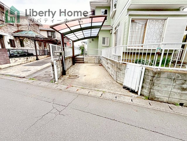 守谷市本町　中古戸建の駐車場