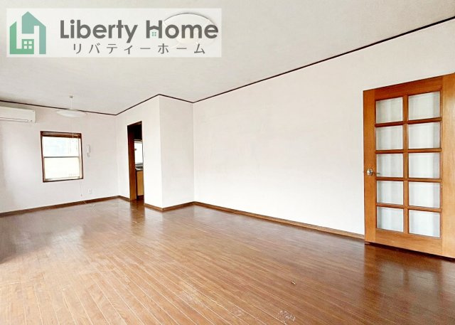 守谷市本町　中古戸建の居間・リビング