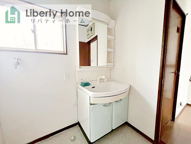 守谷市本町　中古戸建の独立洗面台