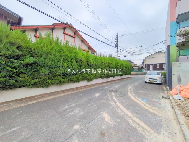 メルディアよもぎ台の前面道路含む現地写真