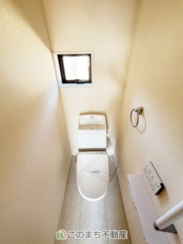 LiveleGarden.S宇都宮駒生町第25のトイレ|小窓から換気ができて清潔なトイレスペース☆ウォシュレット搭載です！