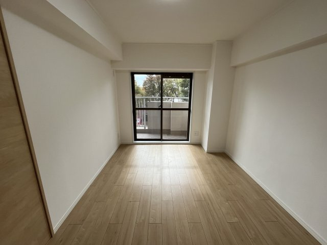 神宮東コーポラス　S棟の洋室|シンプルな作りなのでお好きなインテリアでお部屋をコーディネートできます！