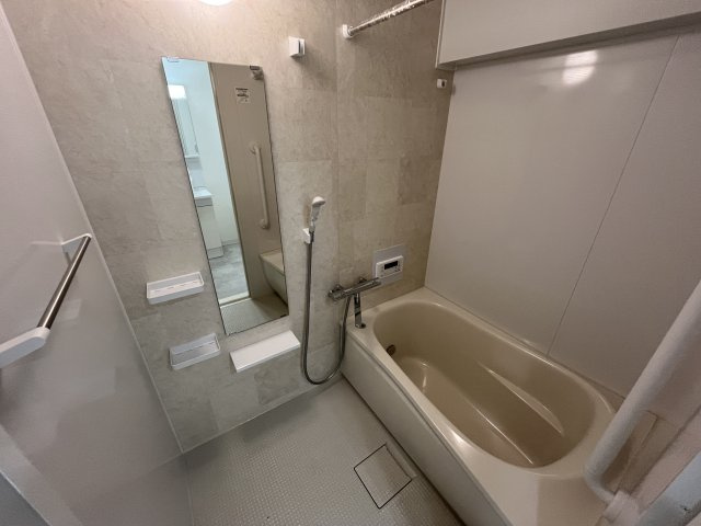 神宮東コーポラス　S棟の浴室|小さなお子様と一緒にゆったり入浴できます！