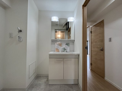 【独立洗面台】 | 神宮東コーポラス　S棟 | 清潔感溢れるスタイリッシュなデザインの洗面化粧台！