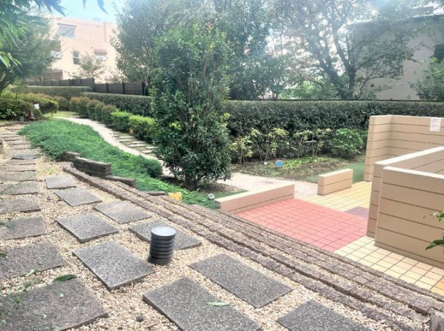 コスモステージひばりヶ丘アミュージアの庭|キッズルームや共用ウッドデッキ有