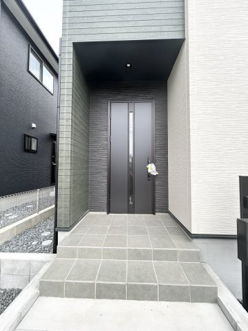 若松区畠田2丁目1期の玄関