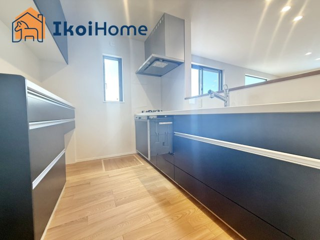 明石市太寺天王町　5号棟　新築戸建のキッチン|◆同社施工例◆年中無休：当日予約可●シンクは傷や汚れが付きにくく音を大幅に軽減する静音仕様