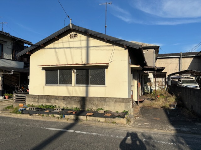 倉敷市北畝　売土地の外観|現況渡しとなります。
（建物面積：５１．５９㎡）