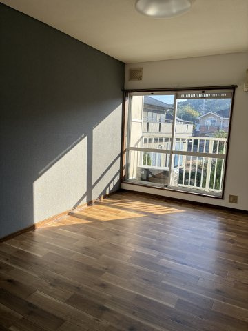 ベルエアハイツの居間・リビング|こちらのリビングで趣味の時間をお楽しみください