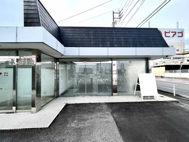 上和田町サジ店舗の駐車場