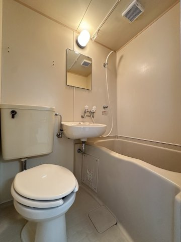 メゾンリファインの浴室