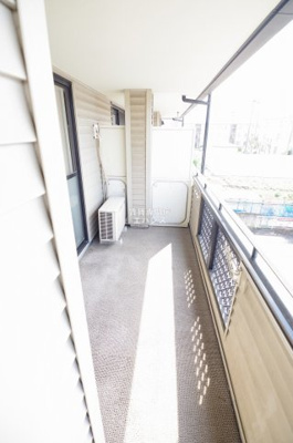 【バルコニー】 | ボアクレールA | 外からの目が気にならないバルコニーで洗濯物が干せます