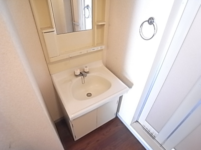 【洗面所】 | ボアクレールA | スペースが確保できる洗面所です