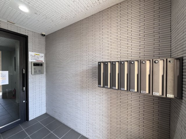 グランクレールKのエントランス