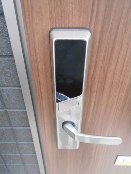 UNIR長田町(ウニール)のエントランス