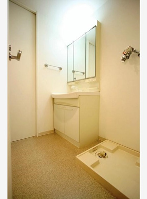 【独立洗面台】 | フォルマーレ新中野 | 独立洗面台・脱衣所完備。