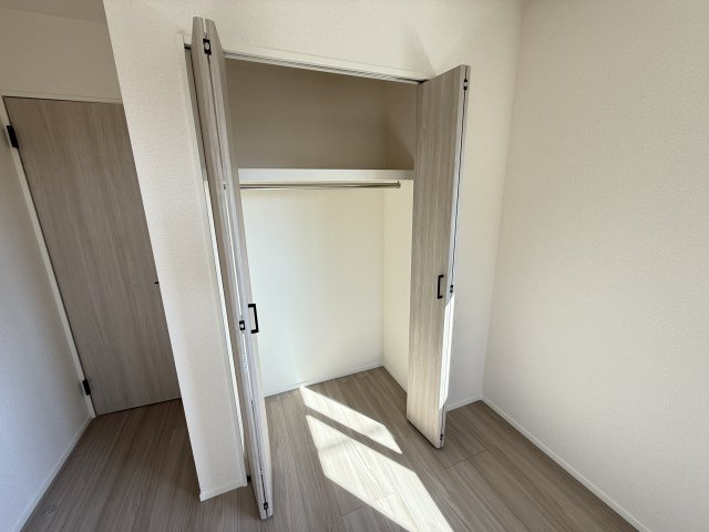リナージュ前橋市六供町１丁目25-1期　1号棟の収納|2階洋室１収納です