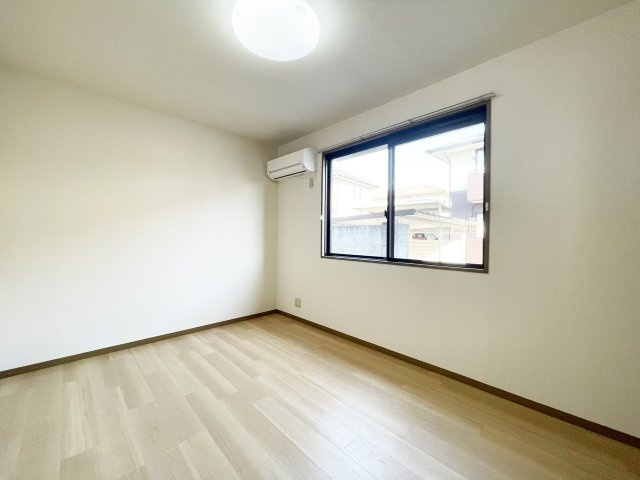 コートルミエール B棟の居間・リビング