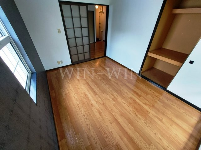 ファミール桜園 A棟の寝室