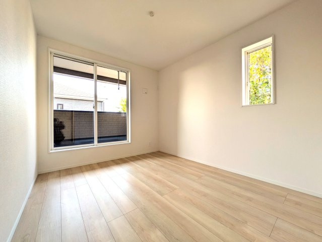 神戸市西区大沢1丁目新築戸建3号棟の洋室