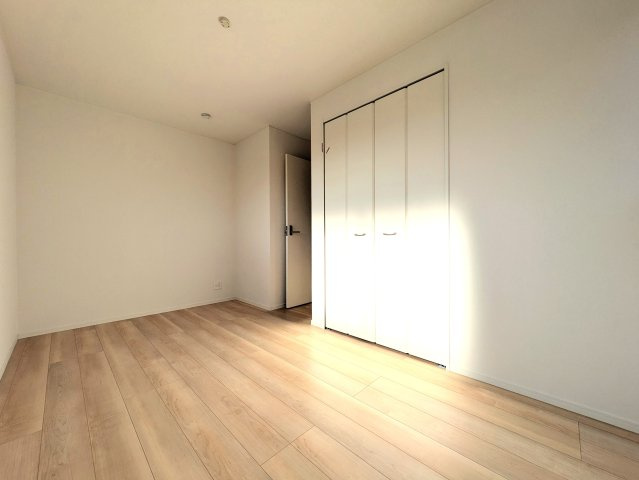 神戸市西区大沢1丁目新築戸建3号棟の洋室