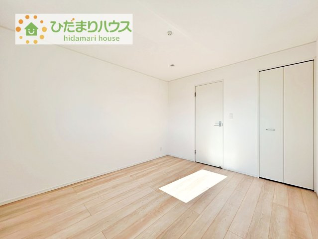 【寝室】 | 結城市結城第40　新築戸建　1号棟 | 大きなベッドを置いても余裕の広さの主寝室♪