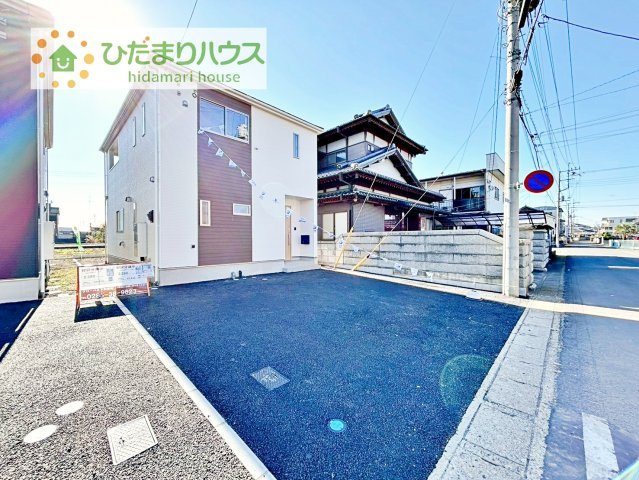 【前面道路含む現地写真】 | 結城市結城第40　新築戸建　1号棟 | マイホームなら駐車場代がかかりません！しかも、自宅の駐車場で洗車ができます！今までコイン洗車に行っていた手間も省けて、節約にもつながります(^^♪