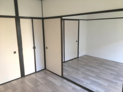 【寝室】 | 清水マンション | 間仕切りを開けると広く使える洋室