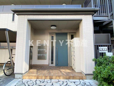 【エントランス】 | コムシェソワⅡ | 落ち着いたエントランスです