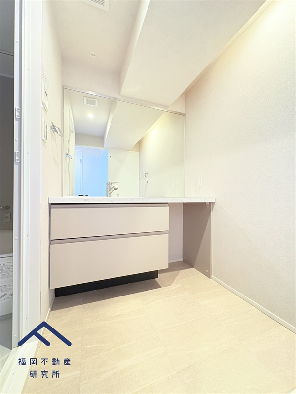 ネクサス香椎セントラルガーデンイースト2号棟の独立洗面台